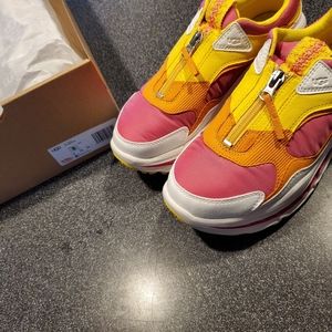 CA805 Zip Uggs Sneakers